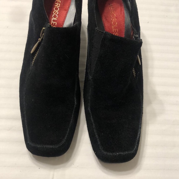 Women’s size 8 aerosoles black leather booties style at last with side zipper - Picture 9 of 15